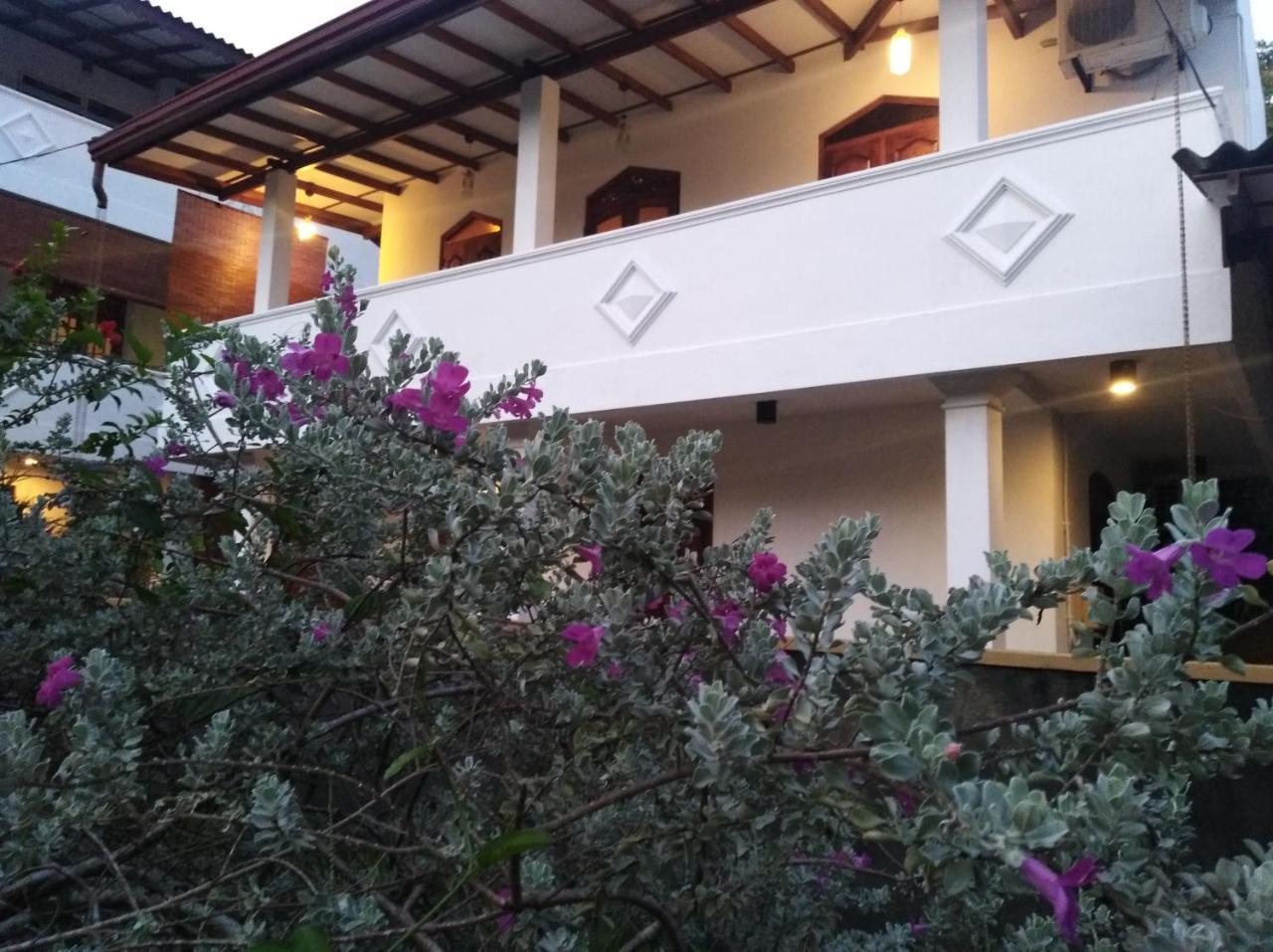 Villa Mihindi Hikkaduwa Exterior photo